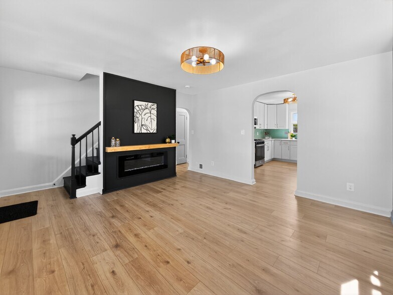 Building Photo - 101 Elinor Ave