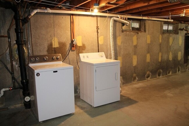 Building Photo - 61 Alton St