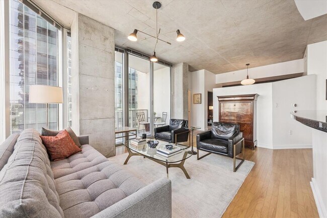 Building Photo - 360 Nueces St