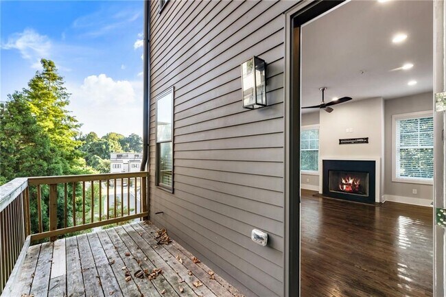 Building Photo - 1819 Huntington Hills Ln NW