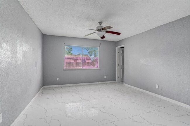 Building Photo - 14618 Flair Dr
