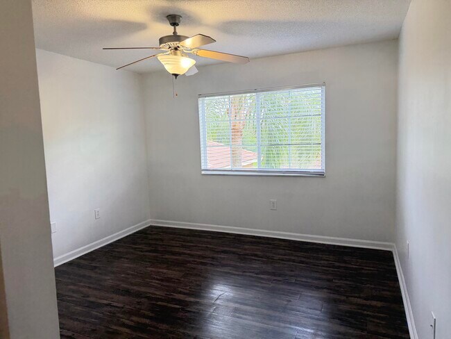 Building Photo - 3708 NW Adriatic Ln