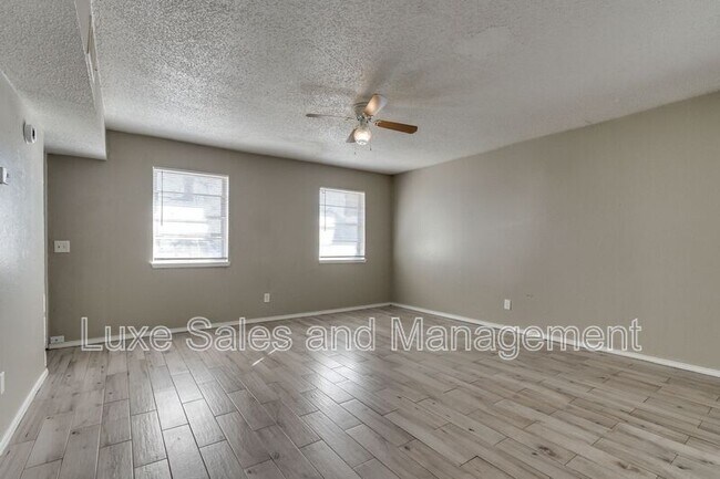 Building Photo - 6048 NW Expressway