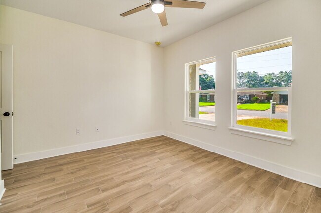 Building Photo - NEW CONSTRUCTION!
