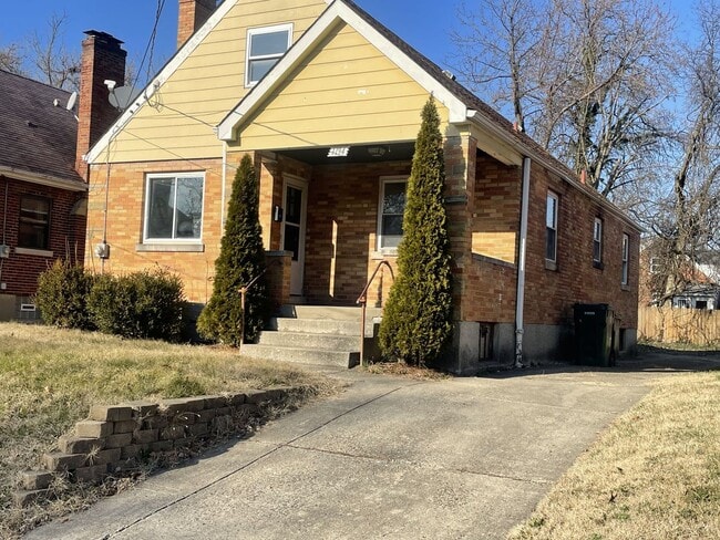 Building Photo - Charming 3-bedroom house