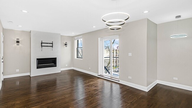 Building Photo - Stylish 2 Bed / 2 Bath Condo in Historic K...