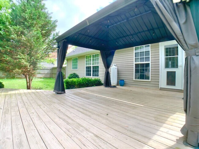Building Photo - 4069 Challis Dr