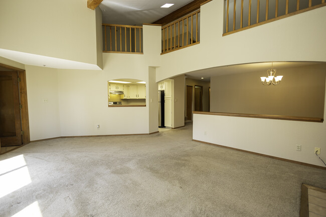 Living Room - 4415 Laguna Pl