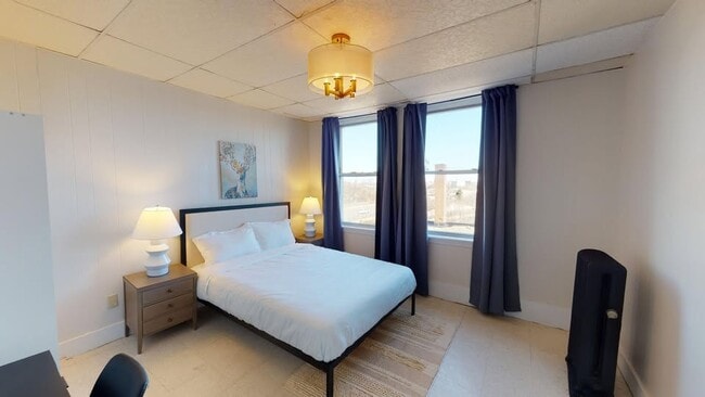 Building Photo - 7 Linden St