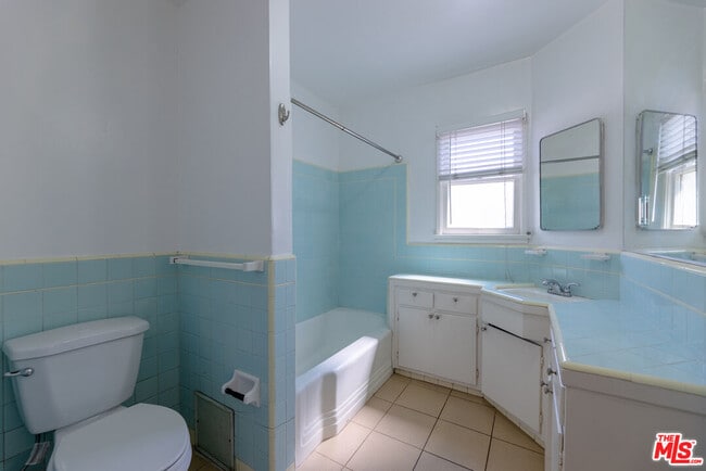 Building Photo - 8537 Cashio St