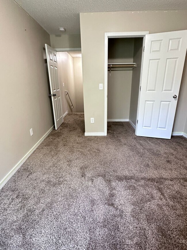 Building Photo - Champlin Corner Unit Town Home, 2 Car Garage, Dishwasher, Washer/Dryer, Balcony