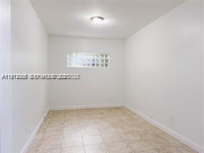 Building Photo - 1621 Diplomat Dr