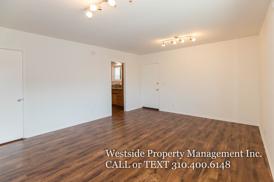 Building Photo - 134 Chautauqua Blvd