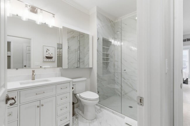 Building Photo - 531 Graten St