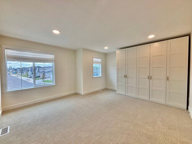 Building Photo - Gorgeous Ridgefield Home