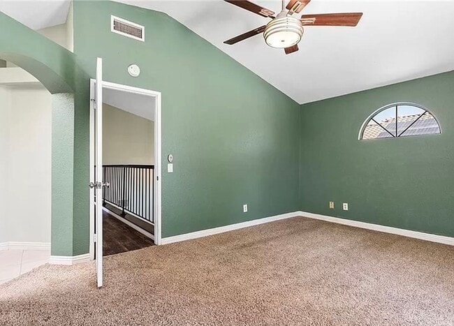Building Photo - Spacious Two-Story Home in Lake Elsinore