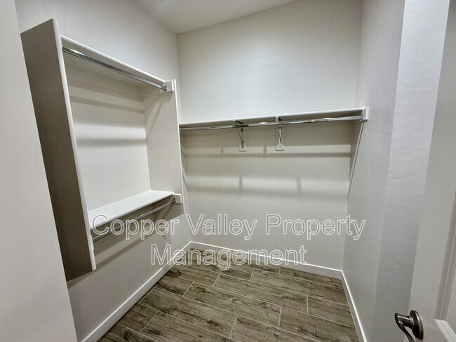 Building Photo - 13865 E Peak View Rd