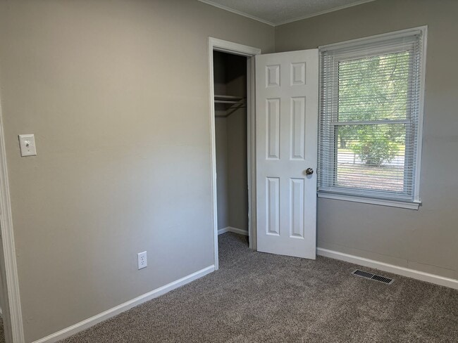 Building Photo - 3 Bedroom, 1.5 Bathroom in Mayodan!