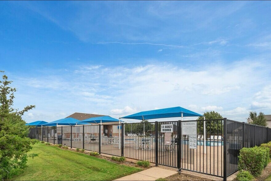 Building Photo - 11705 Pinyon Pine Dr