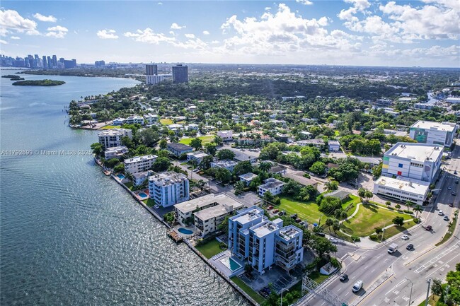 Building Photo - 7899 NE Bayshore Ct