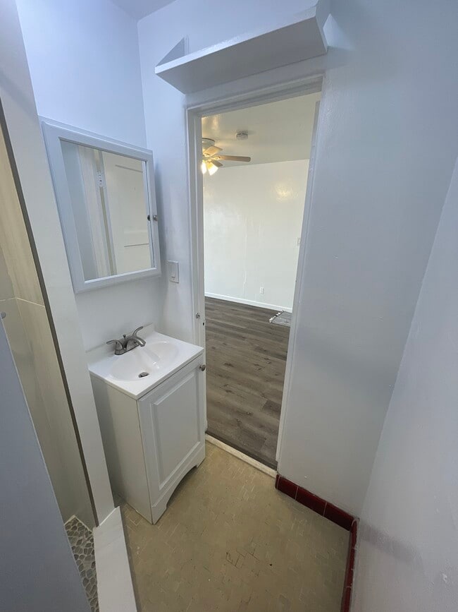 Building Photo - 732 Ventura Pl