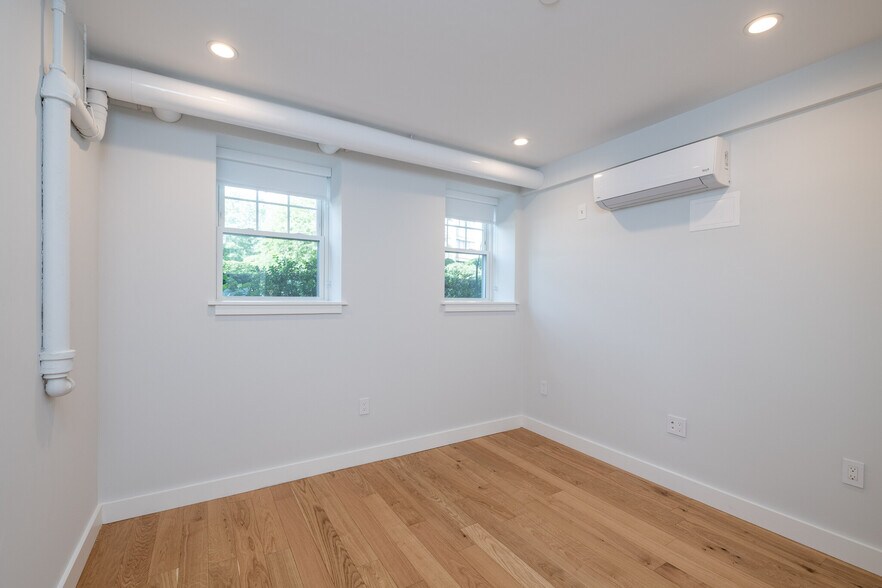 Building Photo - 276 Chestnut Hill Ave