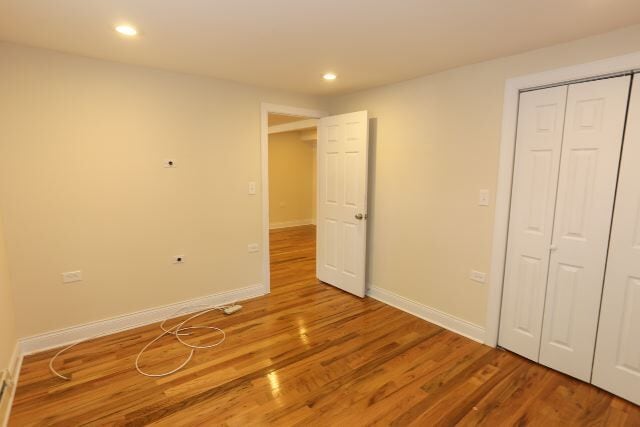 Building Photo - 1120 W Oakdale Ave