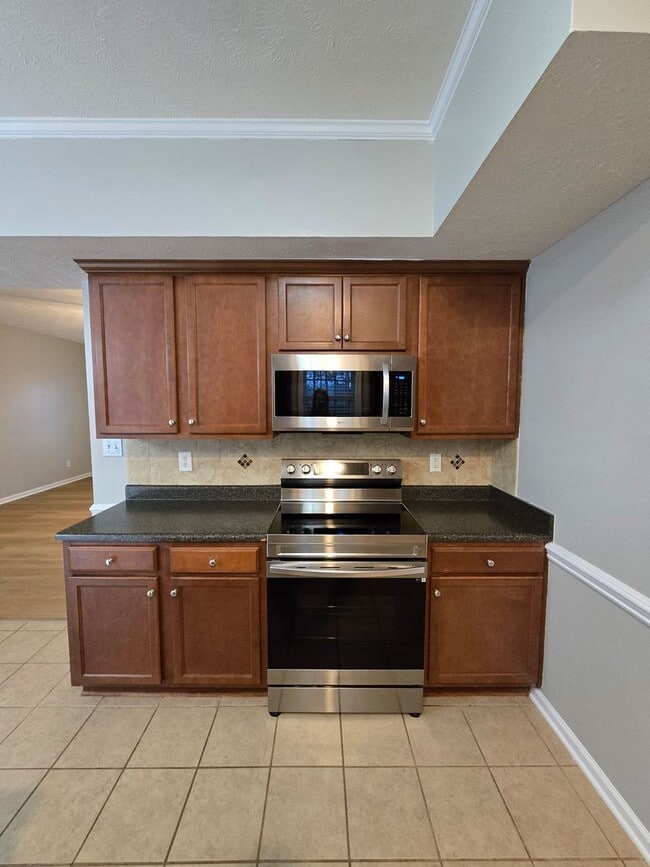 Building Photo - NEW LISTING!!!!!