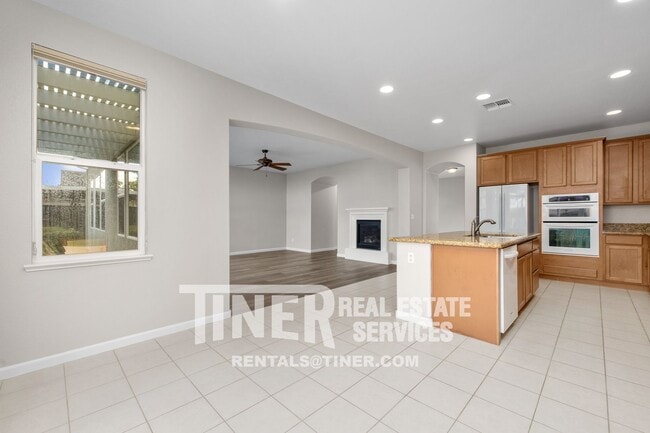 Building Photo - 3152 Overton Way