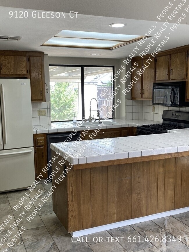 Building Photo - 9120 Gleeson Ct