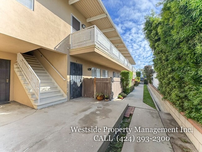 Building Photo - 5319 Inglewood Blvd