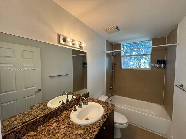 Building Photo - 529 NE 62nd St