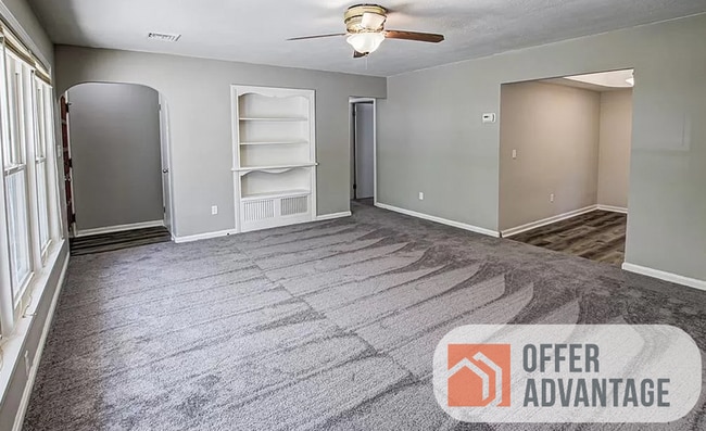 Building Photo - 7072 Oakwood Rd