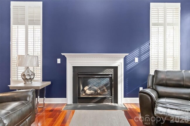 Building Photo - 11420 Mangla Dr