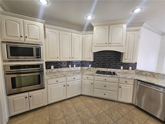 Building Photo - 2311 S Mont Blanc Ave