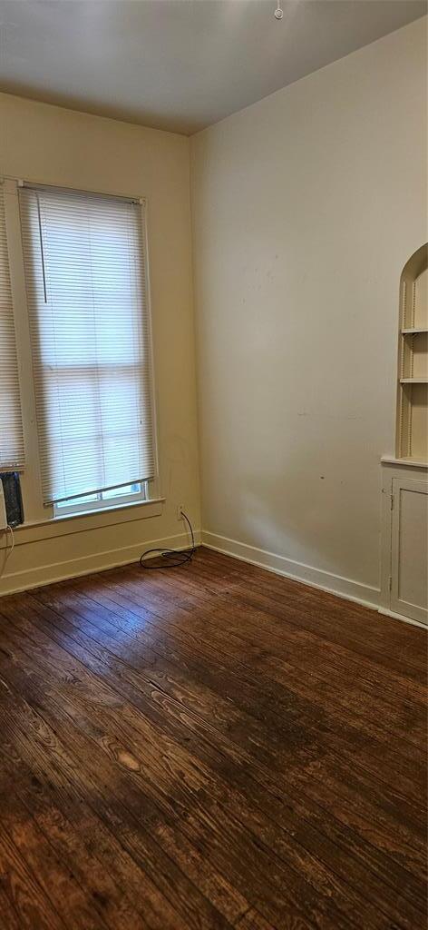 Building Photo - 704 W 22nd St