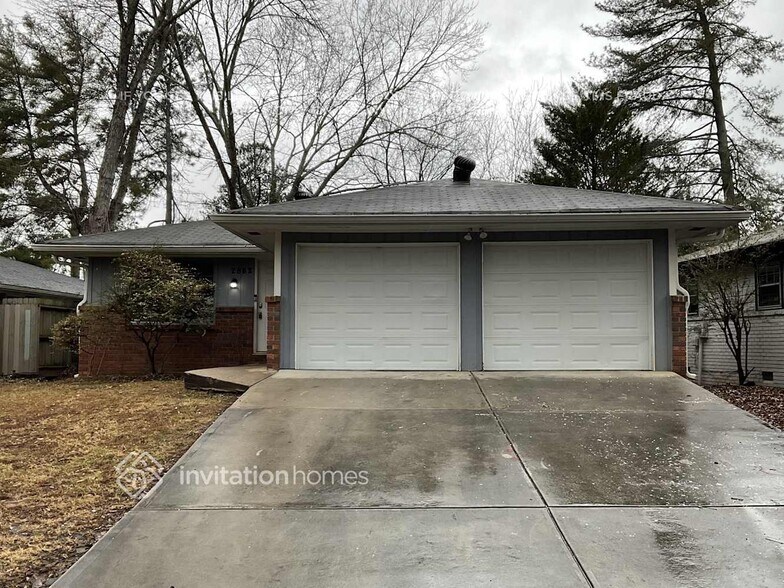 Primary Photo - 2882 Lakemont Pl SW