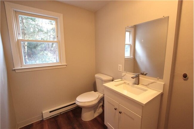 Building Photo - 70 Beach St