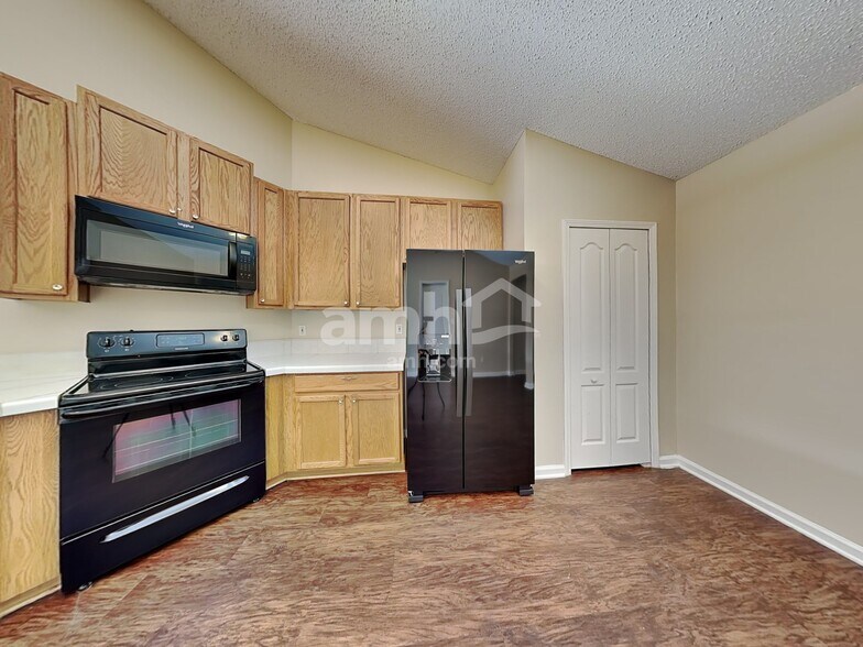 Building Photo - 14131 Crestwick Dr E