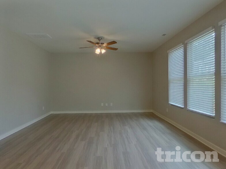 Building Photo - 710 Anglin Forest Way