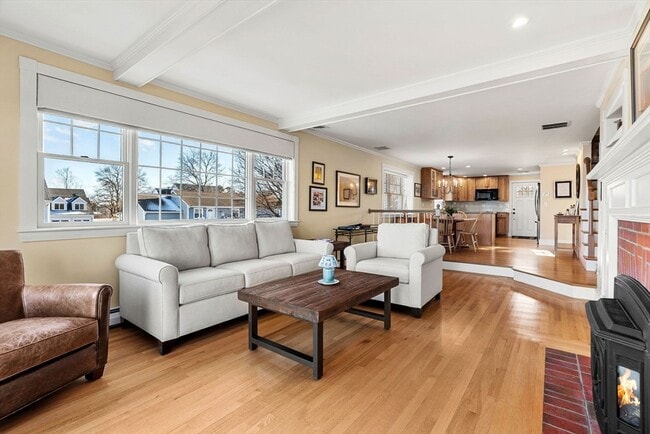 Building Photo - 30R Harbor St