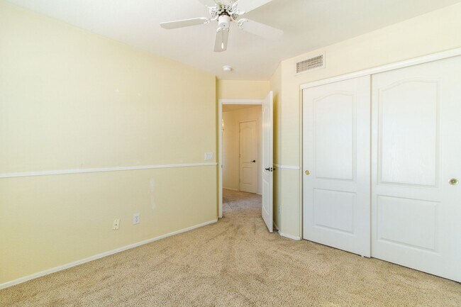 Building Photo - Discover Your Dream Home with a Fantastic Floorplan!