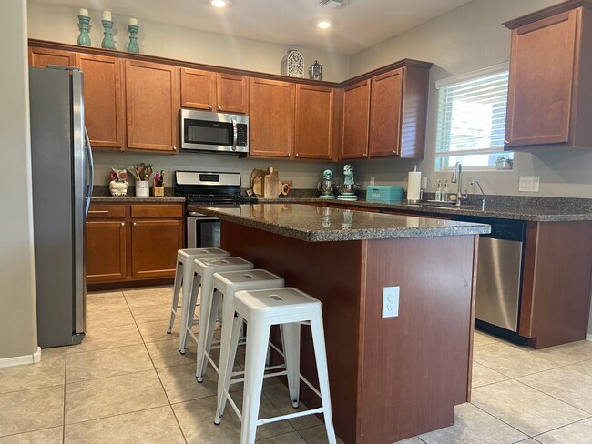 Building Photo - 9095 Blue Saguaro St