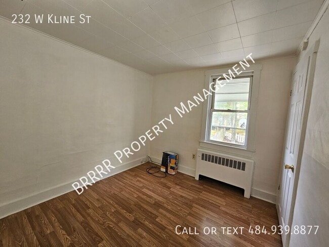 Building Photo - 232 W Kline Ave