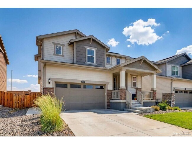 Building Photo - Spacious & Bright, Multi-Level 3BR 3BA in Commerce City w/ Private Yard!