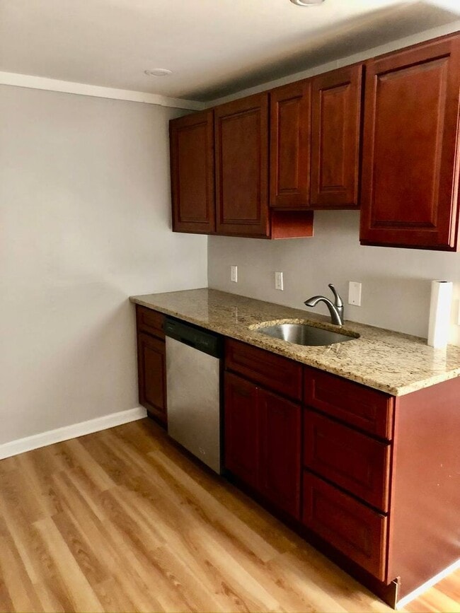 Building Photo - 418 N Darlington St