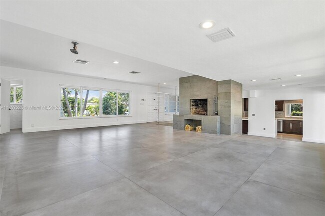 Building Photo - RIVER BAY PARK