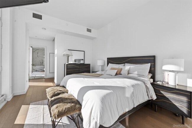 Building Photo - 305 E 51st St