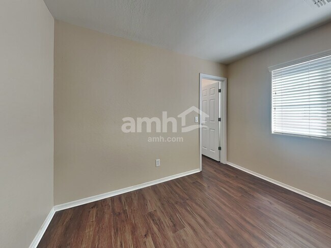 Building Photo - 14241 W Port Royale Ln