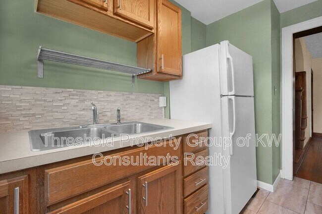 Building Photo - 1126 Northwest Blvd